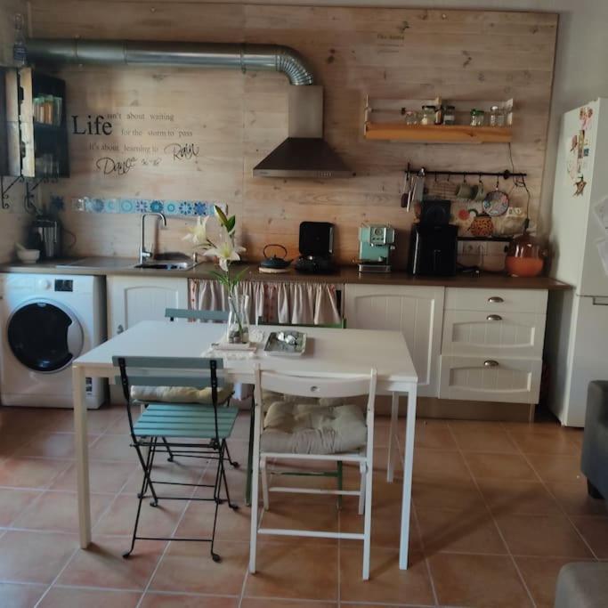 Casita Mona Y Acogedora Apartment Alaquas Bagian luar foto